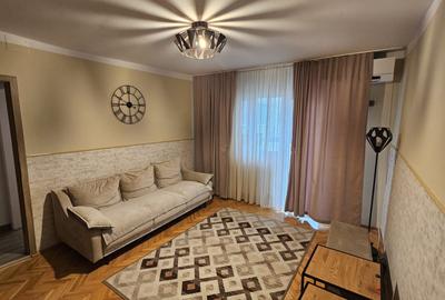 Apartament cu 3 camere semidecomandat, mobilat în Girocului