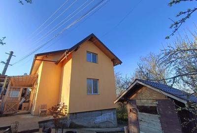 Casă cu 4 camere în Băcești - 1