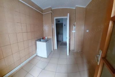 Apartament cu 3 camere decomandat în Micro 21 - 2
