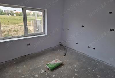 Casă cu 3 camere în Moșnița Nouă