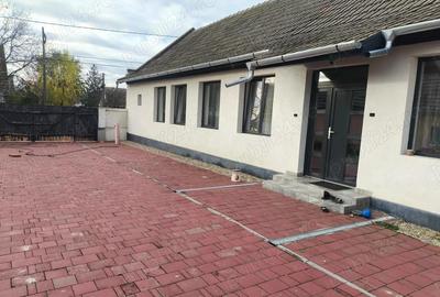 Casa de vanzare in Sannicolau Mare renovata modern - 1