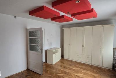 Casă cu 4 camere cu Teren 184 Mp în Central - 7