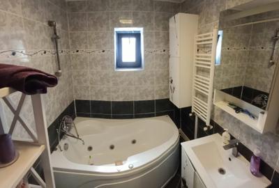 Apartament cu 2 camere decomandat în Km 4-5 - 4