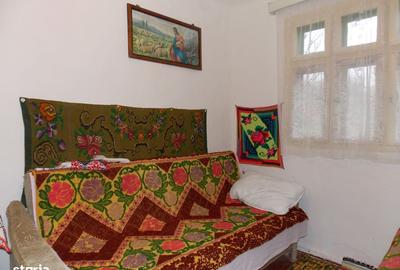 Casă cu 4 camere în Pădurani - 3