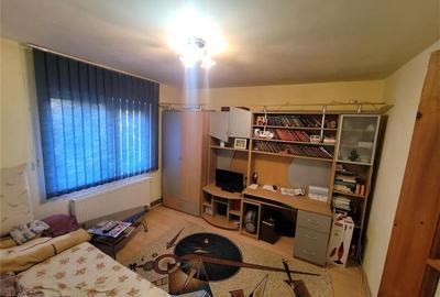 2 camere decomandat, Girocului, etaj 2 CENTRALA GAZ - 14