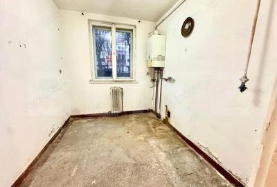 Spa?iu comercial de 44 mp zona buna, ideal pentru renovare ?i personalizare - 3