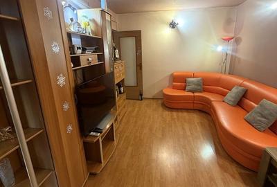 Apartament cu 3 camere decomandat în 9 Mai - 5