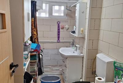 Titan-Policlinica, apartament 3 camere, decomandat, bloc 4 etaje, boxa pe palier - 20