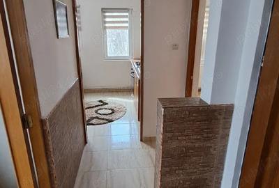 Apartament cu 3 camere semidecomandat în Micro 9 - 2
