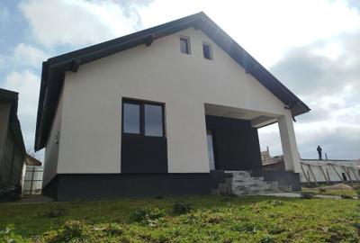 Casă cu 3 camere în Lumina - 8