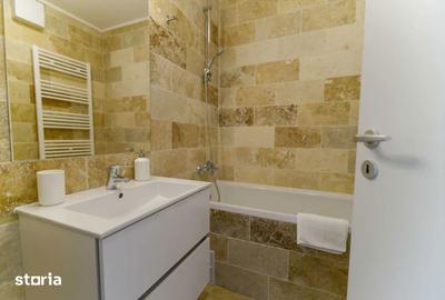 Apartament cu 3 camere, mobilat în Între Lacuri