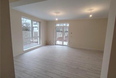 Casă individuală cu 4 camere cu Canalizare în Moșnița Veche - 13