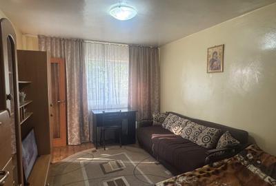 1 cam, etaj 1, 26 mp, bloc caramida, zona Zahana - 1