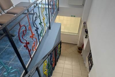 Casă cu 7 camere cu Teren 150 Mp în Tomis II - 3