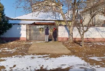 Casă cu 3 camere în Central