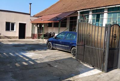 Casă cu 4 camere în Central - 3