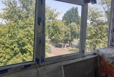 Apartament cu 3 camere decomandat în Barieră - 12