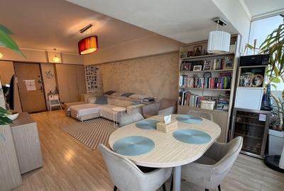 Apartament cu 3 camere decomandat în Calea Victoriei