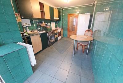 Apartament cu 2 camere de vanzare in zona 1 Mai - 8