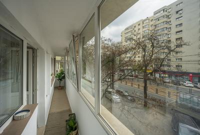 Apartament cu 3 camere semidecomandat, mobilat în 1 Mai - 17