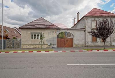 Casa spatioasa cu teren generos, in zona centrala a Sacelelor - 11