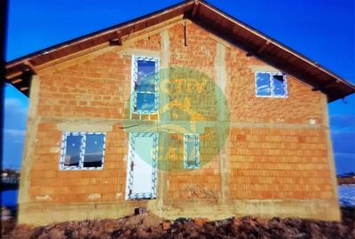 Casă cu 7 camere cu Teren 1300 Mp în Roman - 1