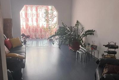 Apartament cu 3 camere decomandat în Traian - 5