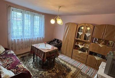 Casă cu 4 camere cu Teren 100 Mp în Central - 3