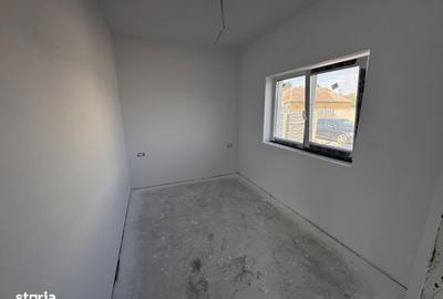 Casă cu 5 camere cu Teren 500 Mp în Bucovăț - 2