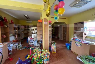 Casa de vanzare, cu 2 camere, zona cu vad comercial. - 2