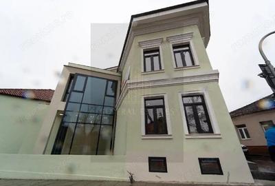 Spa?iu comercial (bloc) in centrul istoric al Bra?ovului inchiriere - 1