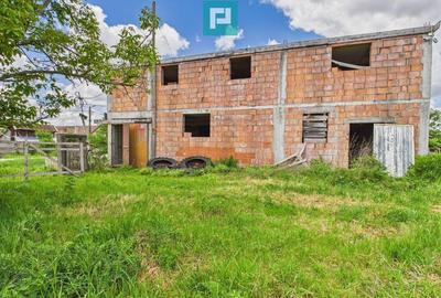 Casă cu 5 camere cu Teren 2867 Mp în Șimand - 1