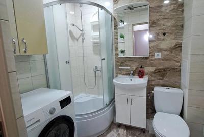 Apartament cu 2 camere decomandat în Titan