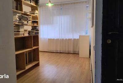 Apartament cu 3 camere semidecomandat, mobilat în Dămăroaia