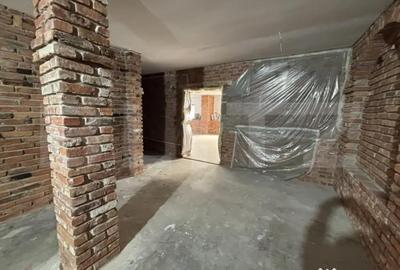 Spațiu comercial, de 480 mp, în Central - 4