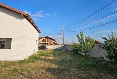 Spațiu comercial, de 600 mp, în Alunișul - 5