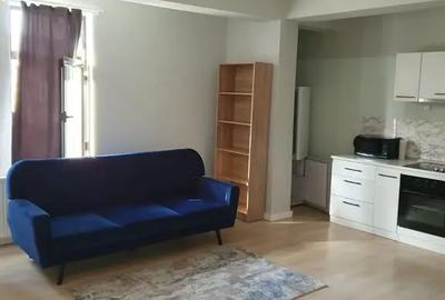 Garsonieră decomandată în Central