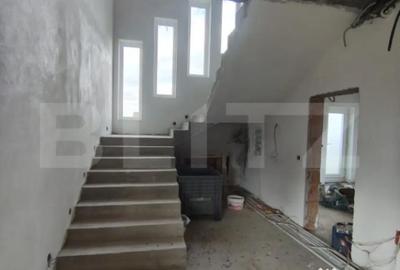 Casă cu 7 camere cu Teren 980 Mp în Sânmartin - 2