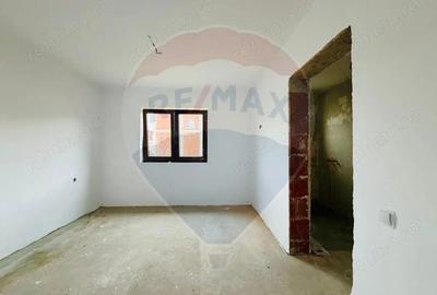 Casa / Vila cu 4 camere de vanzare - 2