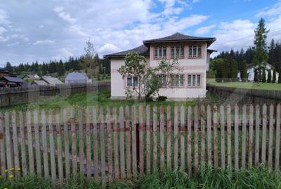 Casa de vanzare, cu 3 camere, 140 mp, zona-Dorna Arini Casa de vanzare, cu 3 camere, 140 mp, zona-Dorna Arini - 1