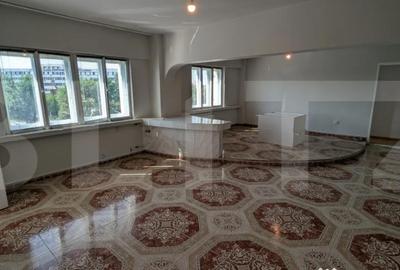 Apartament cu 4 camere decomandat în Banu Mărăcine - 2