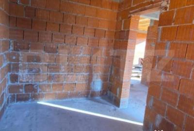 Casă cu 4 camere cu Teren 715 Mp în Mărtinești - 8