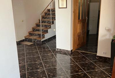 Casă cu 8 camere cu Teren 7000 Mp în Vâlcele - 4