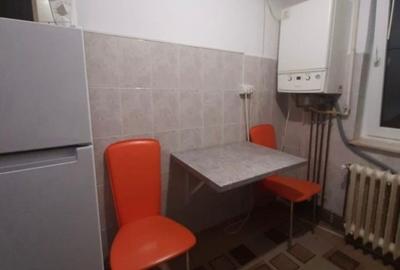 Apartament cu 2 camere, etajul 2/4, zona Dacia - 2