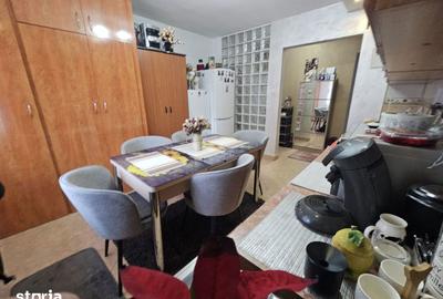 Apartament cu 3 camere decomandat în Piața Centrală - 5
