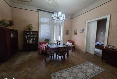 Apartament cu 4 camere în Central