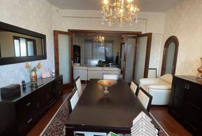 Apartament cu 3 camere semidecomandat, mobilat în Magheru