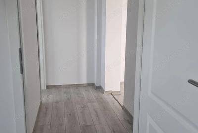 Apartament cu 3 camere semidecomandat în Central - 3