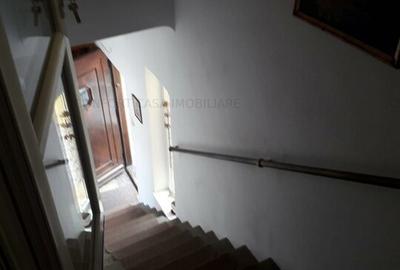 Inchiriere Garsoniera in vila - 3