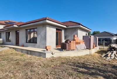 Casă cu 3 camere cu Teren 700 Mp în Central - 8